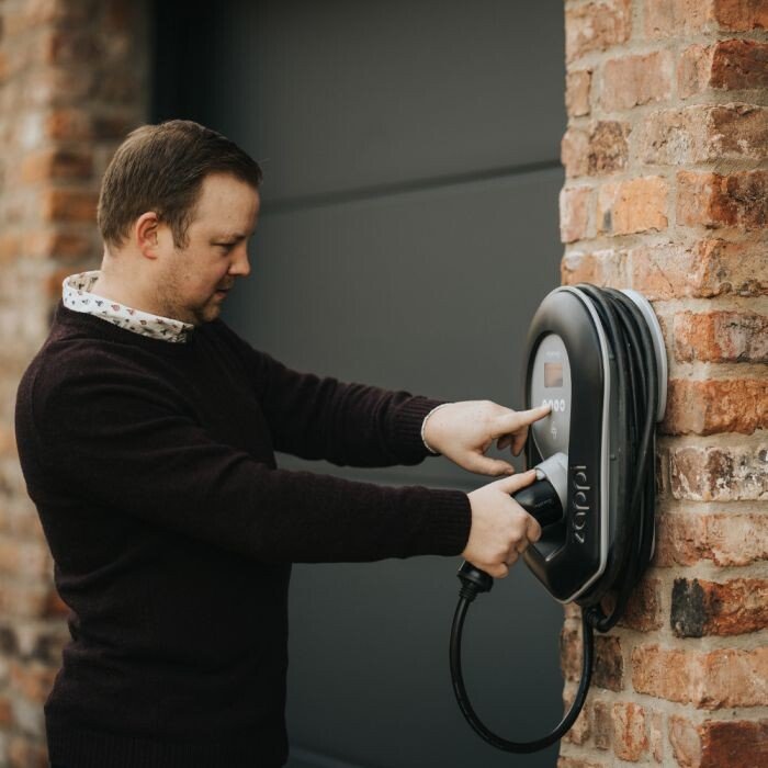 Myenergi Zappi Single Phase EV Charge Point 7kW Type 2 Tethered Black